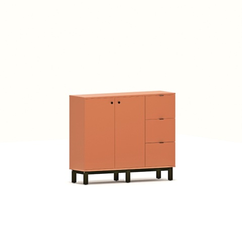 KOM-MODEL (1.3) – Szeroka, trzykolumnowa komoda na wymiar KONFIGURATOR