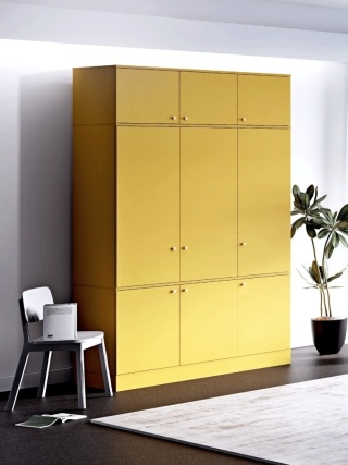 Trzydrzwiowa szafa na wymiar, z nadstawką i zamykanymi szafkami - SZ-MODEL (3.3)